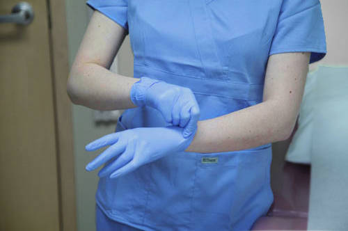 What Are Advantages Of Using Nitrile Gloves?