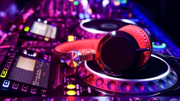 Top Benefits Of Hiring A Professional DJ For Any Event